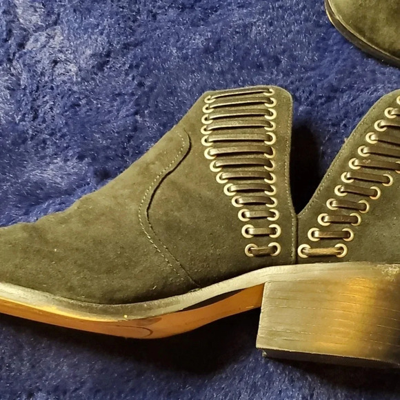 Vince Camuto pevista suede booties - Picture 6 of 9